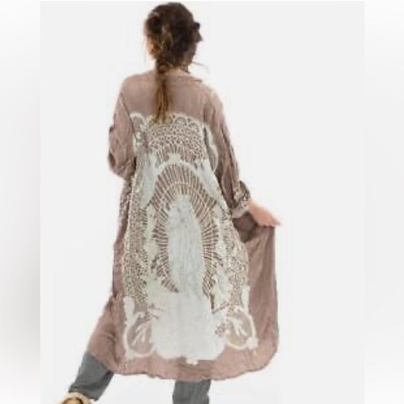 Magnolia Pearl Satin Blessed appliqué Kimono - Picture 1 of 10